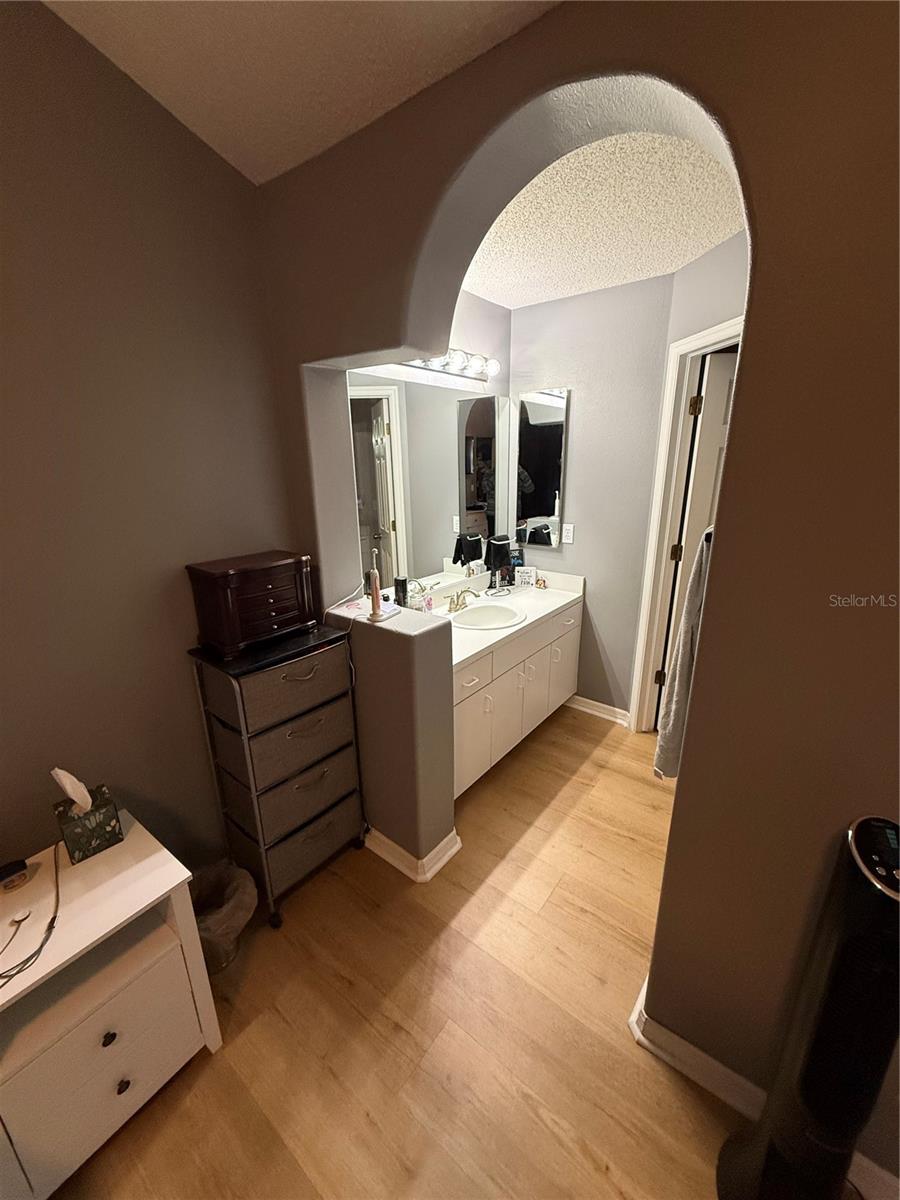 COURTYARDS 1 AT GLENEAGLES - Residential Lease