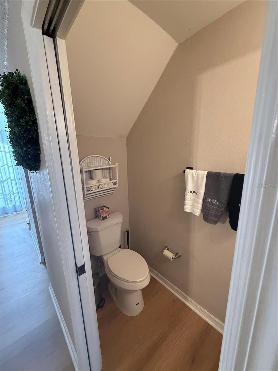 COURTYARDS 1 AT GLENEAGLES - Residential Lease