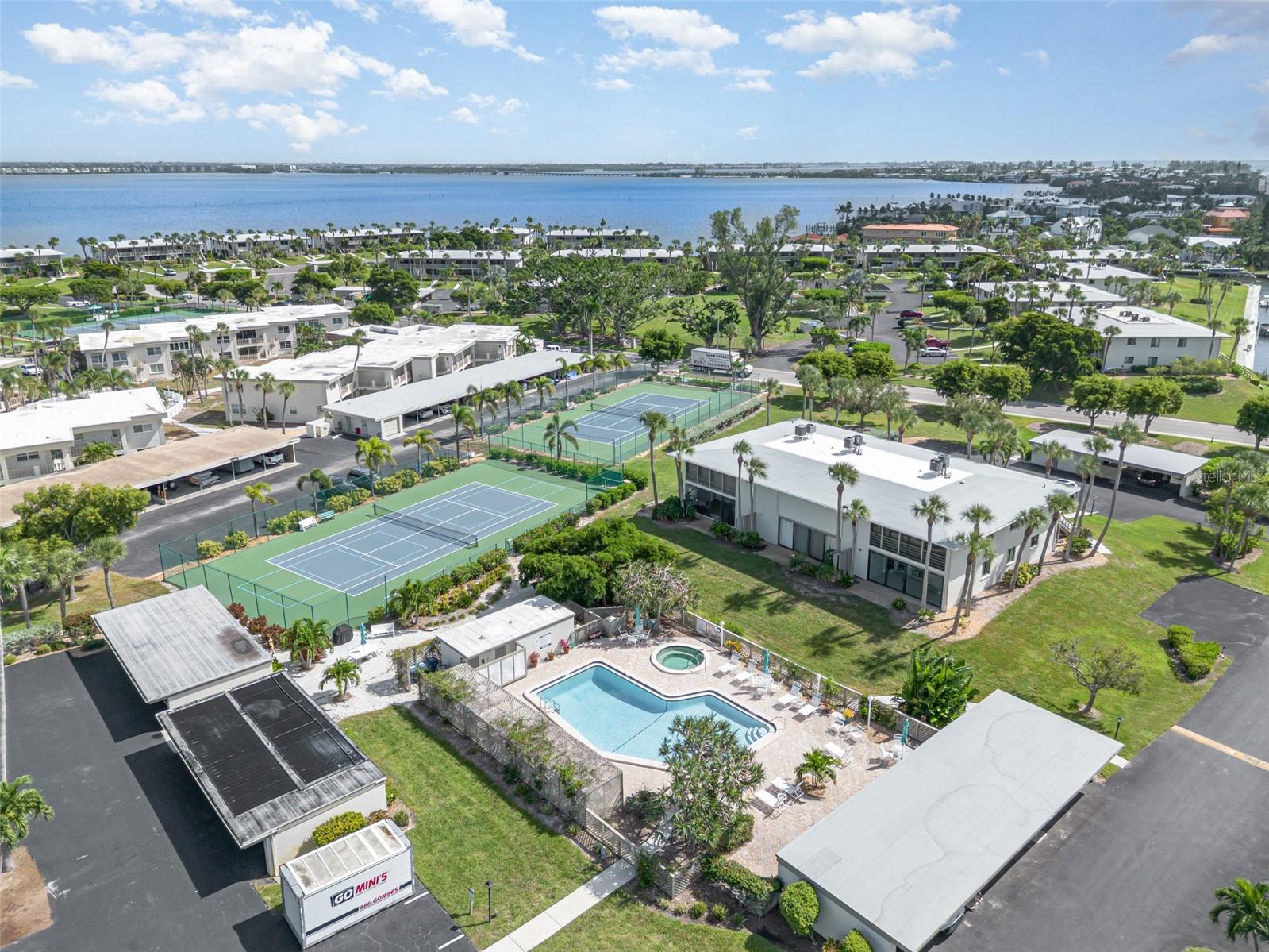 WESTBAY POINT & MOORINGS III - Residential