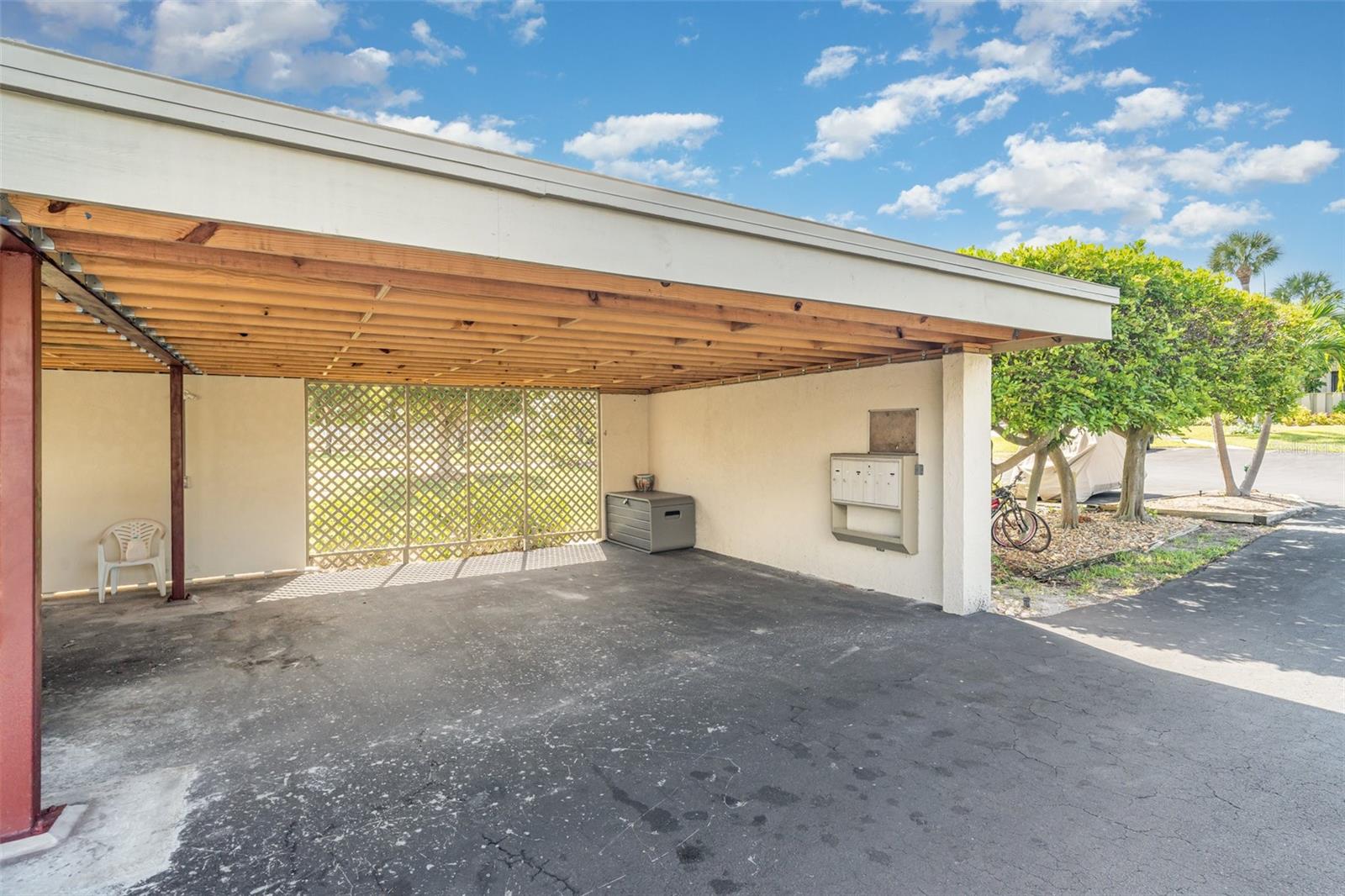 WESTBAY POINT & MOORINGS III - Residential