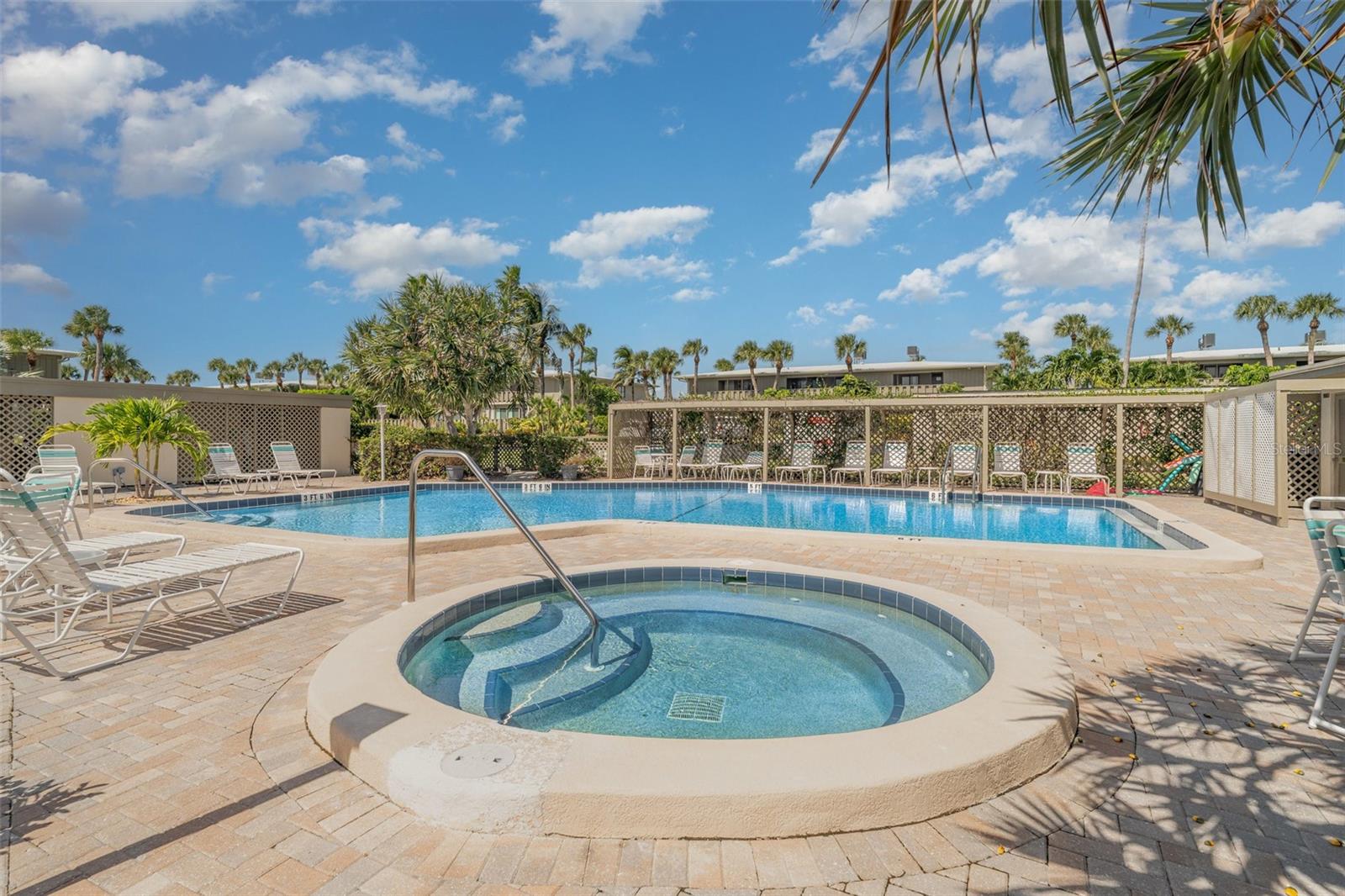 WESTBAY POINT & MOORINGS III - Residential