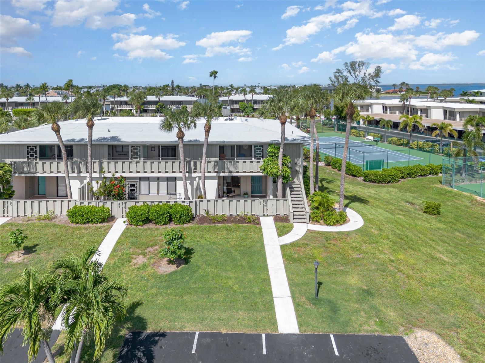 WESTBAY POINT & MOORINGS III - Residential