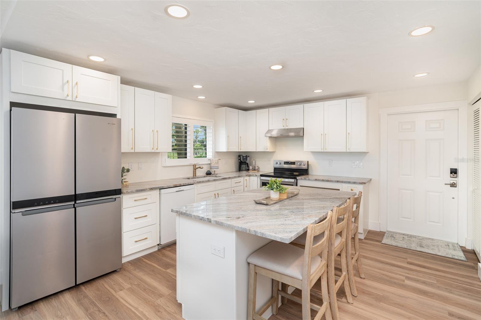WESTBAY POINT & MOORINGS III - Residential