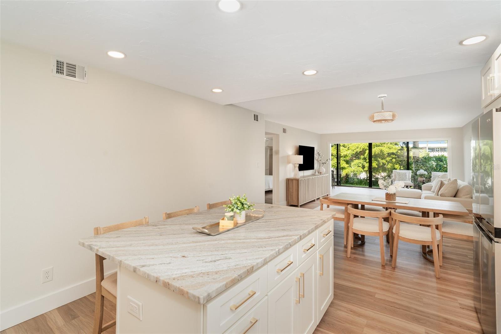 WESTBAY POINT & MOORINGS III - Residential