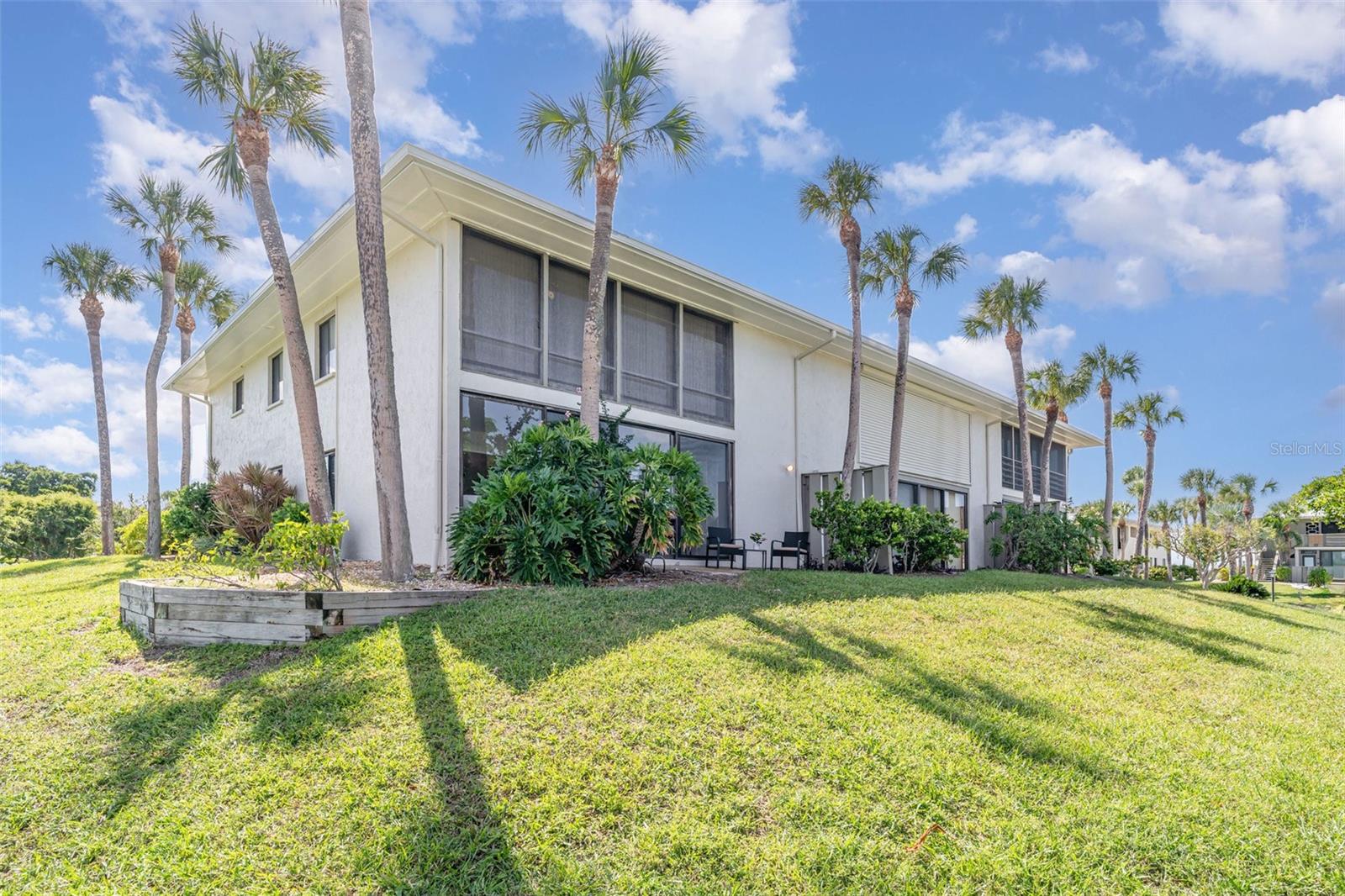 WESTBAY POINT & MOORINGS III - Residential
