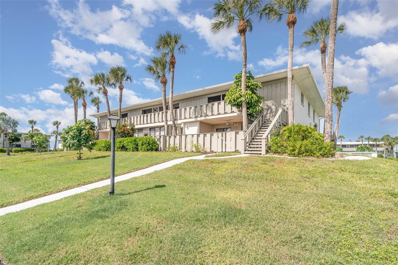 WESTBAY POINT & MOORINGS III - Residential