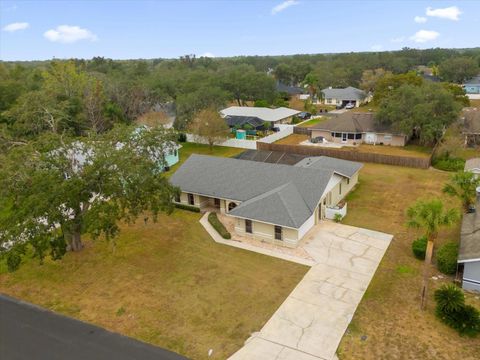 A home in LAKELAND