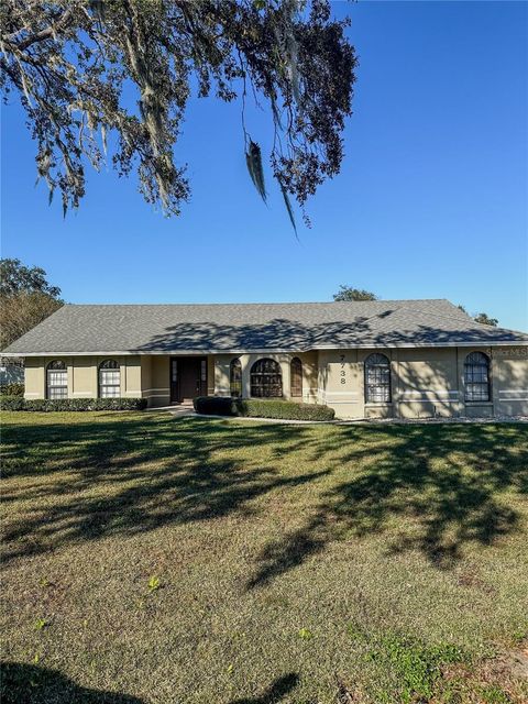 A home in LAKELAND