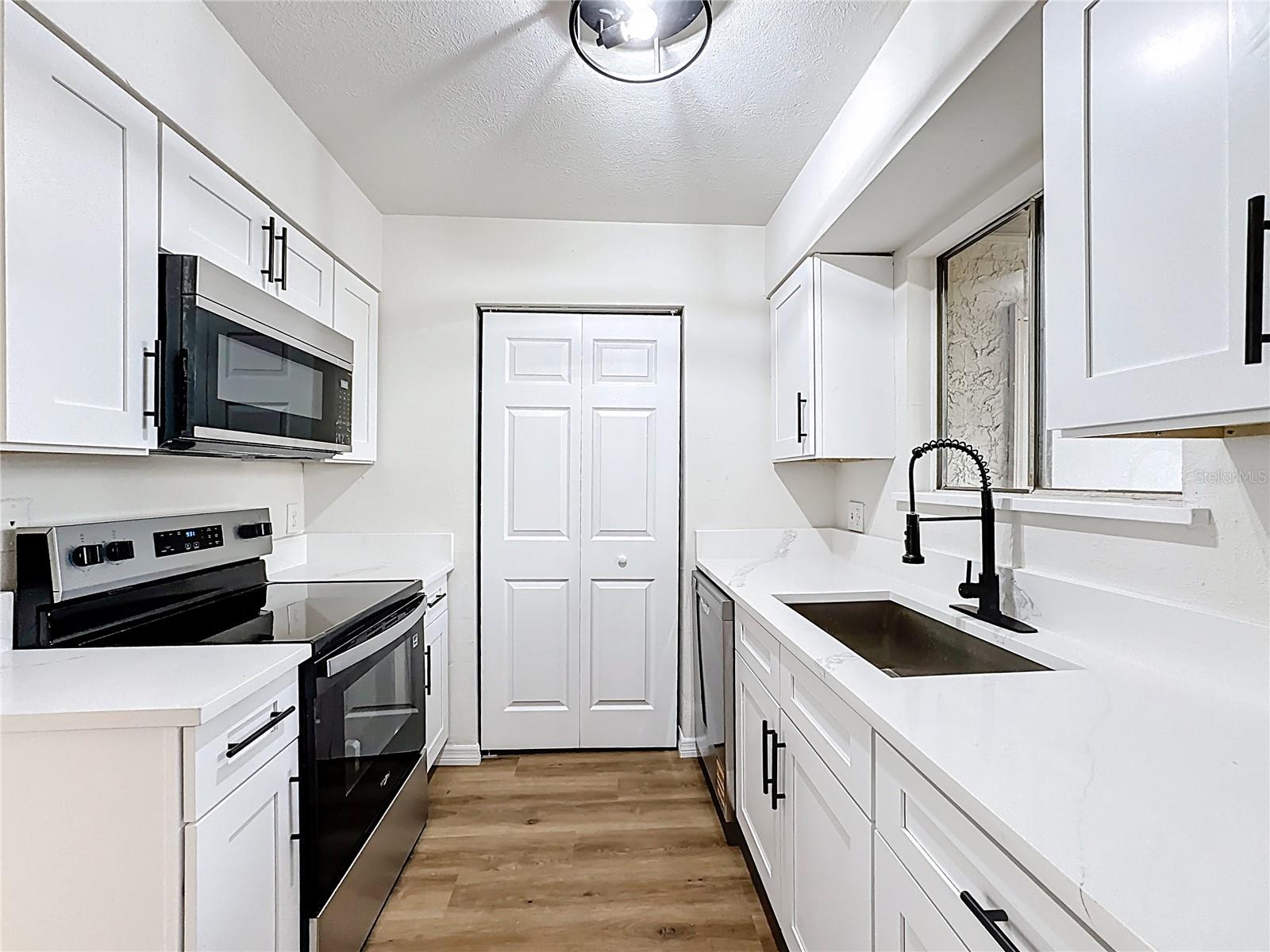 HIDDEN HOLLOW - Residential