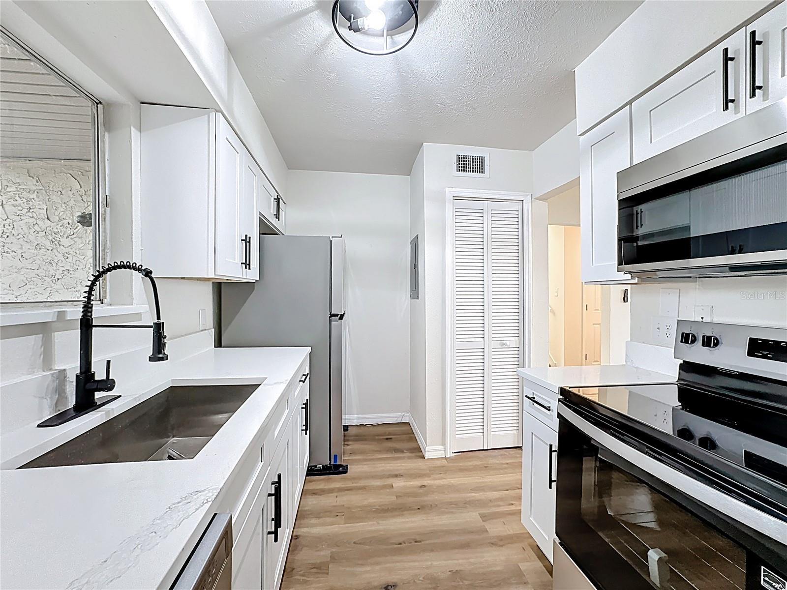 HIDDEN HOLLOW - Residential