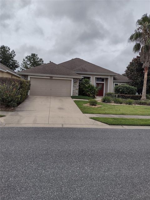 Photo of 2006 Bayside Avenue, Mount Dora, FL 32757 (MLS # G5109067)