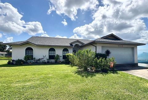 Photo of 3613 Willow Lake Court, Saint Cloud, FL 34769 (MLS # S5136272)