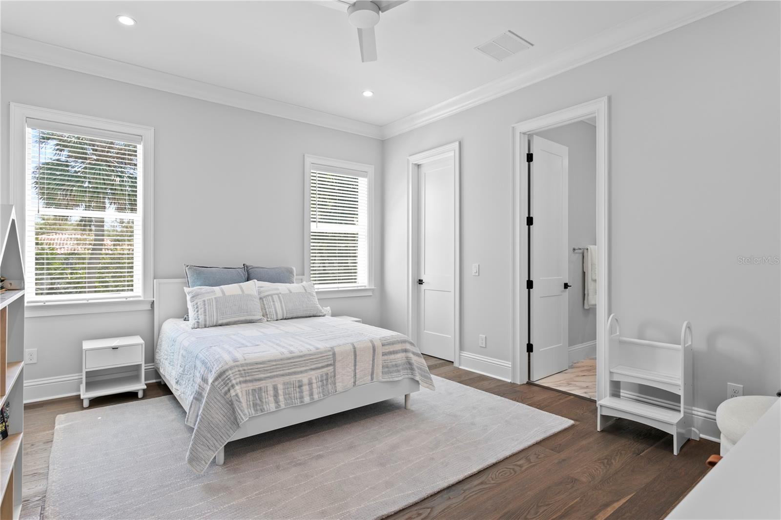 SUNSET PARK - Residential