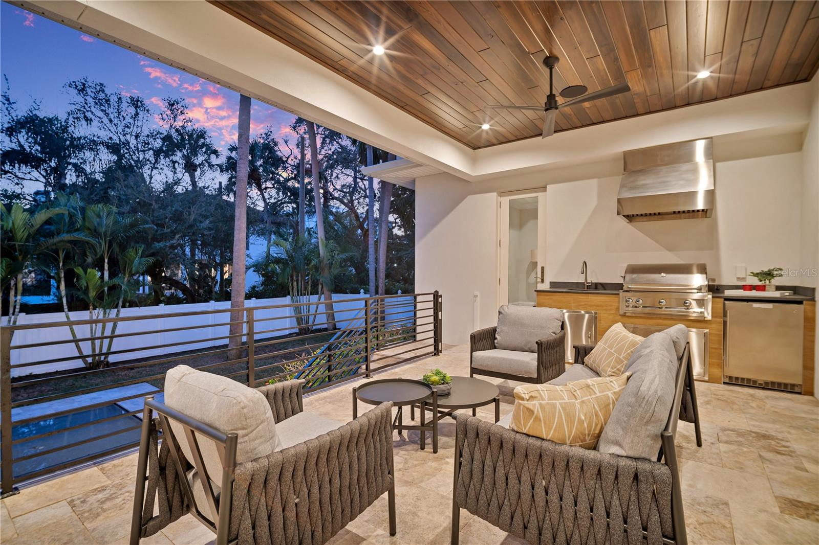 SUNSET PARK - Residential