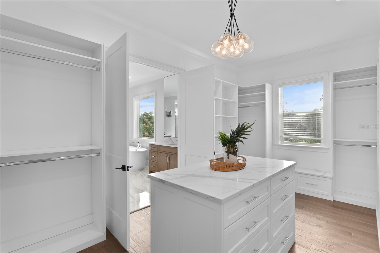 SUNSET PARK - Residential