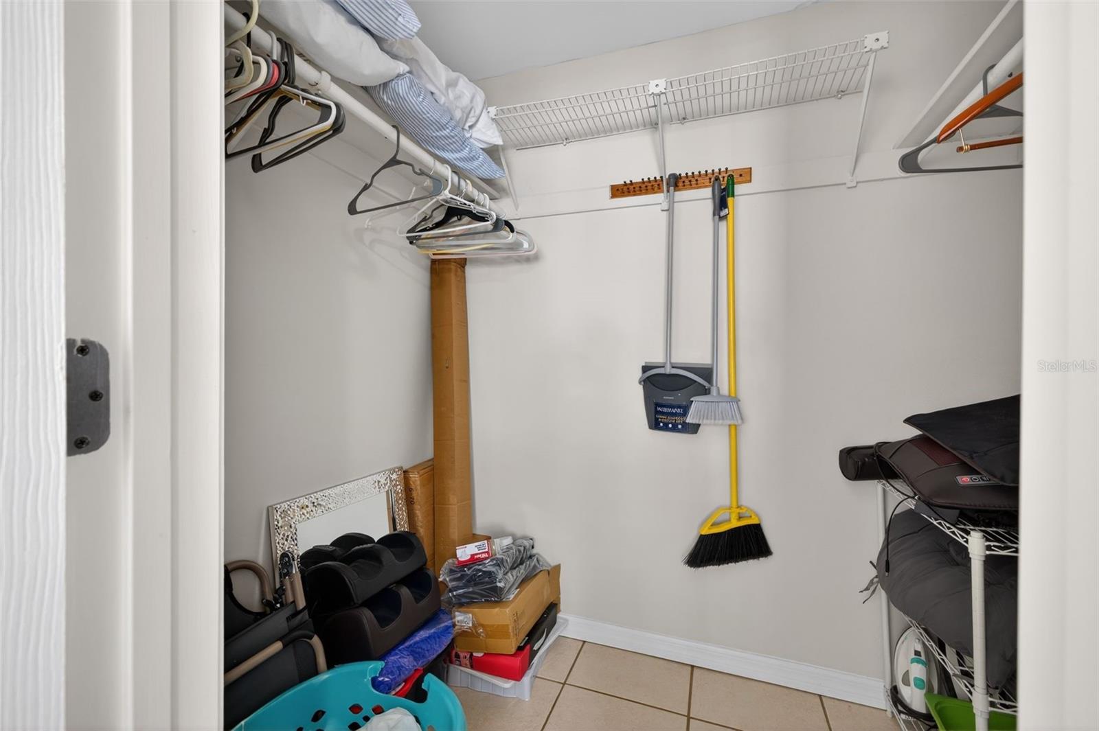 WOODSIDE VILLAGE CONDO - Residential