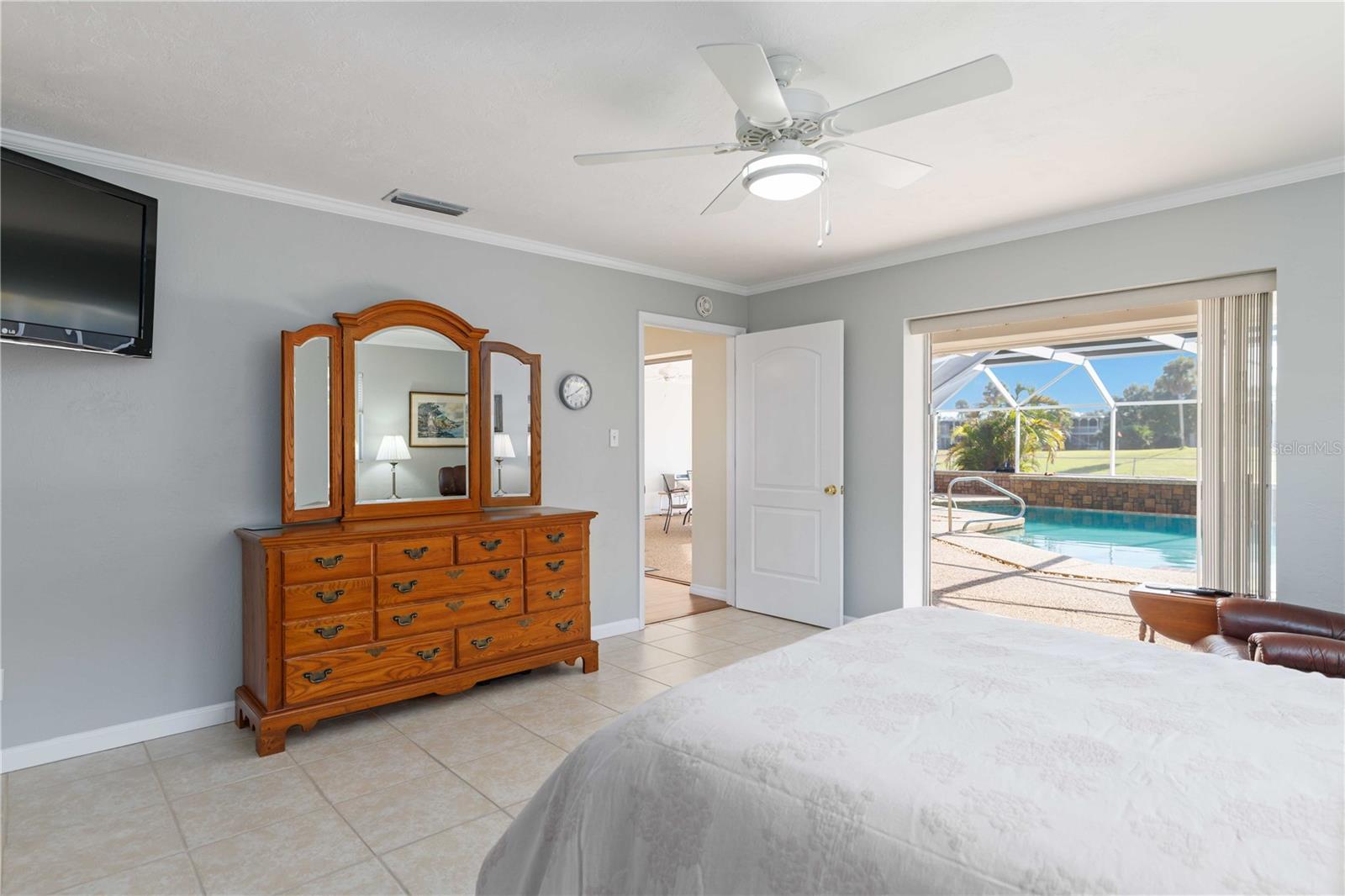 VILLAGE GREEN CLUB ESTATES - Residential