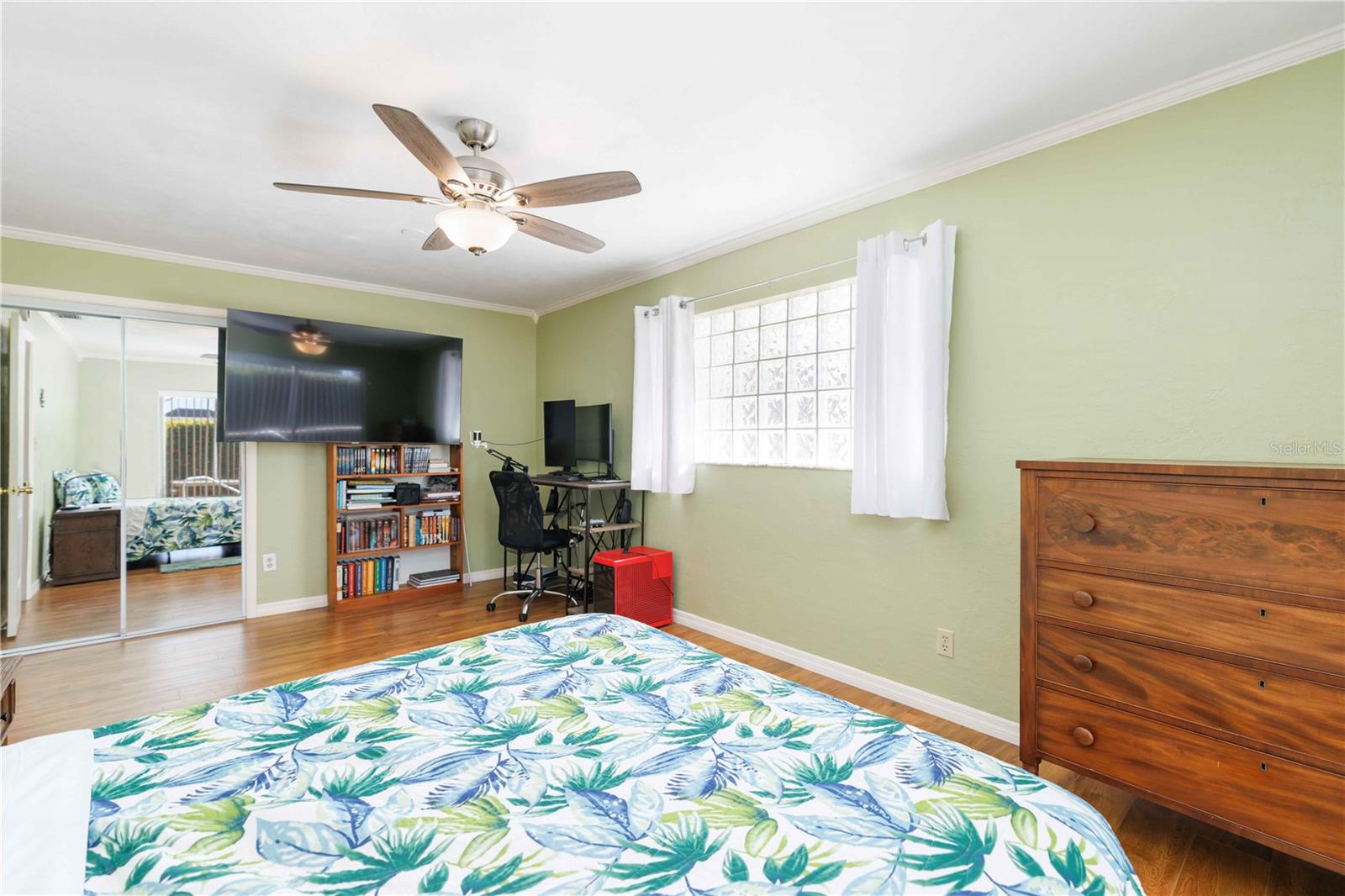 VILLAGE GREEN CLUB ESTATES - Residential