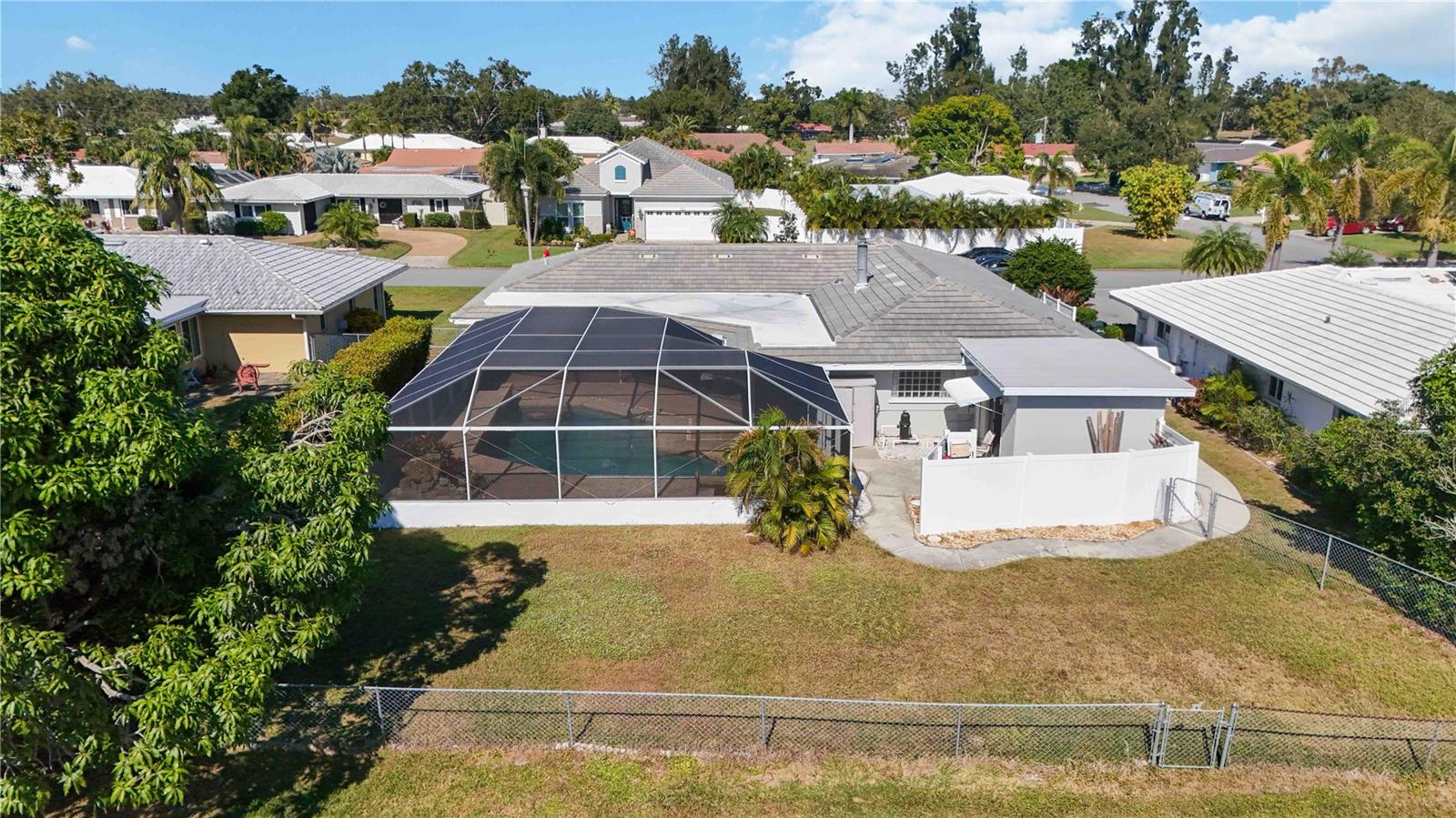 VILLAGE GREEN CLUB ESTATES - Residential