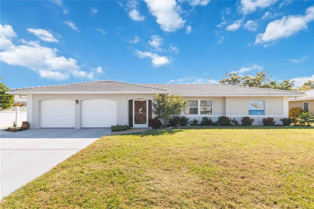 Photo of 3363 Sheffield Circle, Sarasota, FL 34239 (MLS # A4672288)