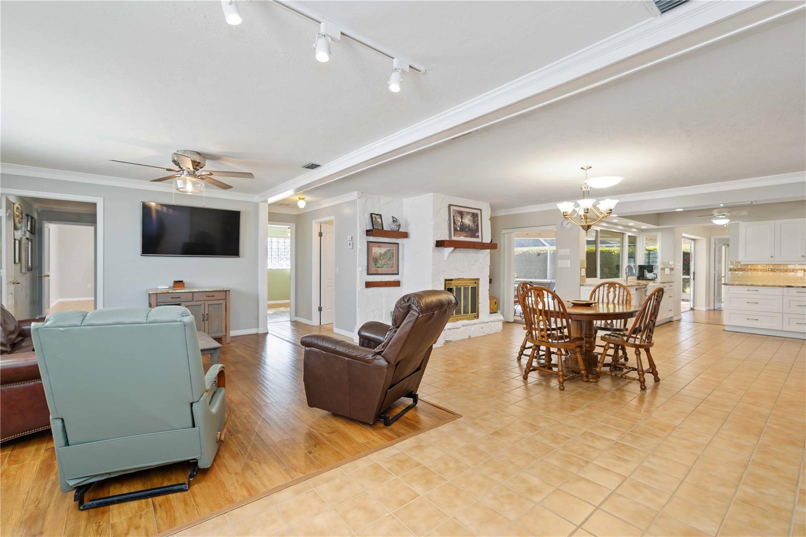 VILLAGE GREEN CLUB ESTATES - Residential