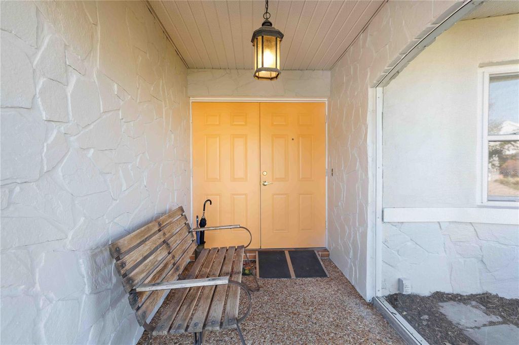 Photo of 3363 Sheffield Circle, Sarasota, FL 34239 (MLS # A4672288)