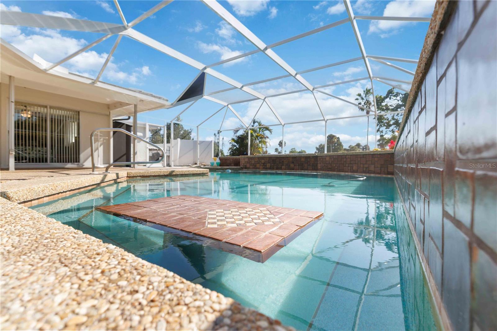 VILLAGE GREEN CLUB ESTATES - Residential