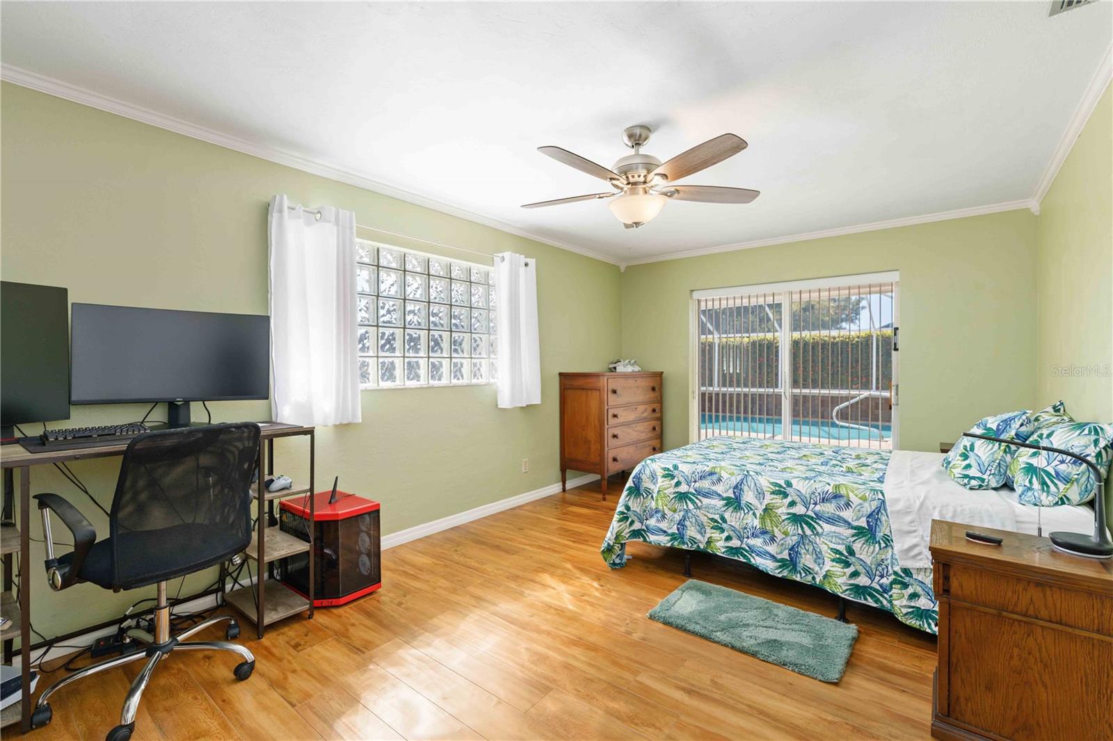 VILLAGE GREEN CLUB ESTATES - Residential