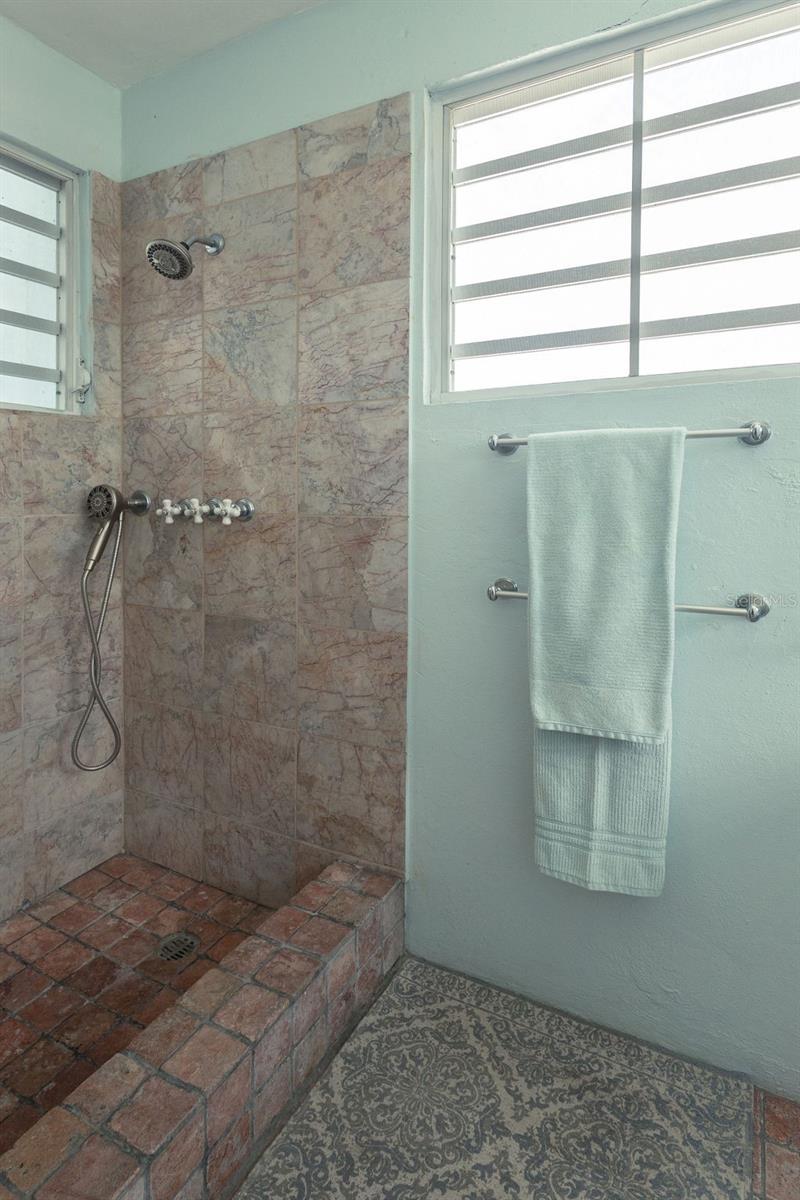 BO. ISABEL II - Residential