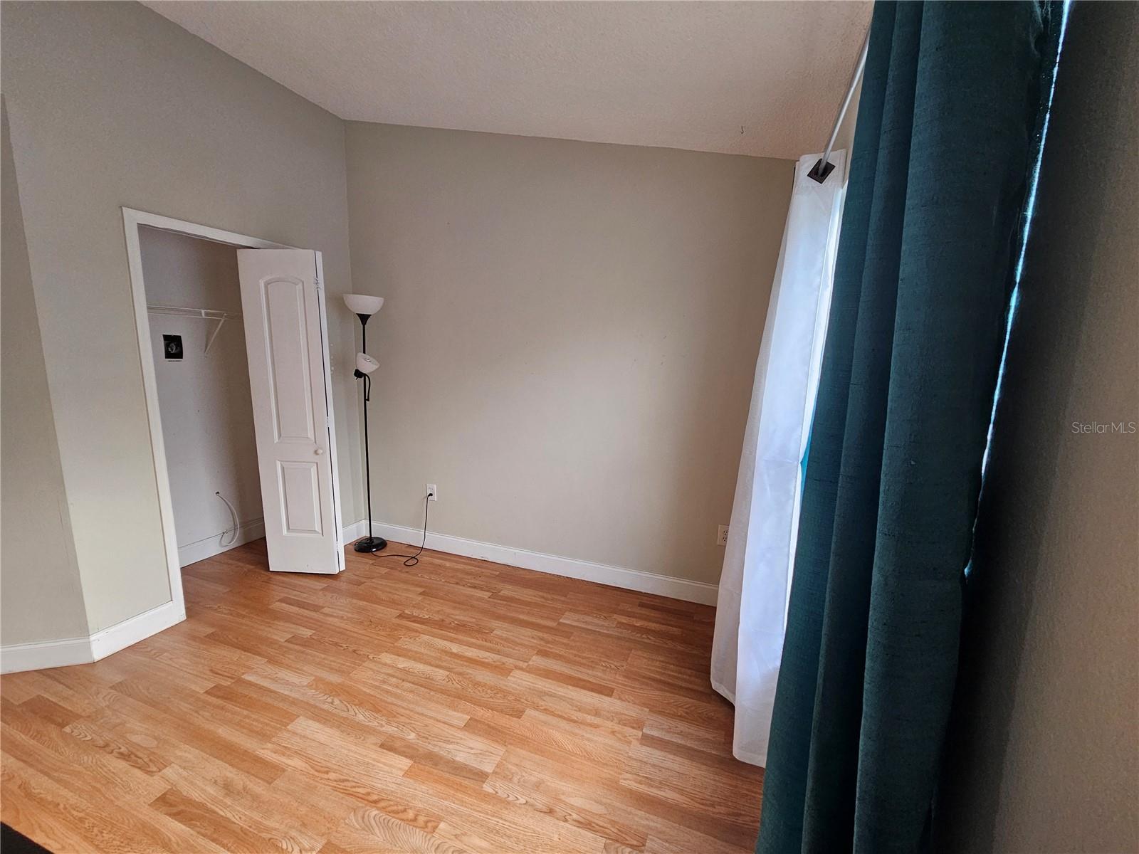 ISLANDS PH 04 - Residential Lease