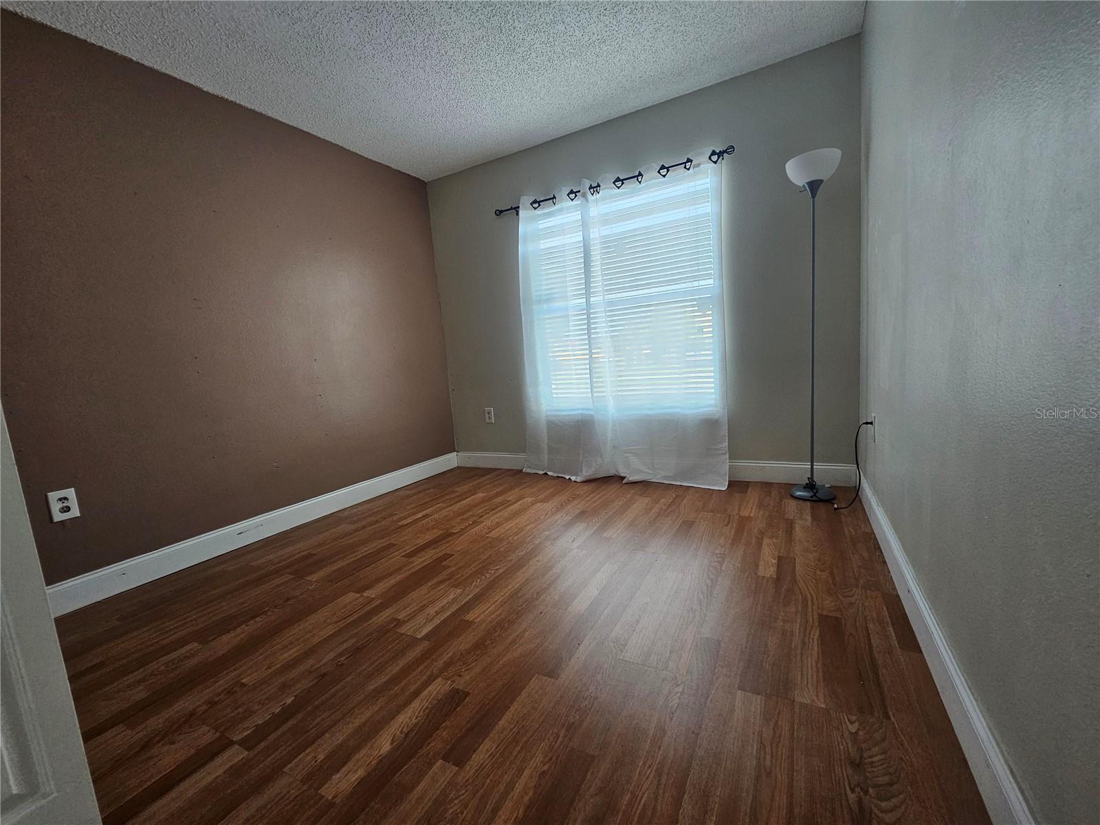 ISLANDS PH 04 - Residential Lease