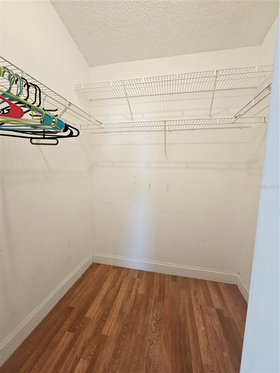 ISLANDS PH 04 - Residential Lease