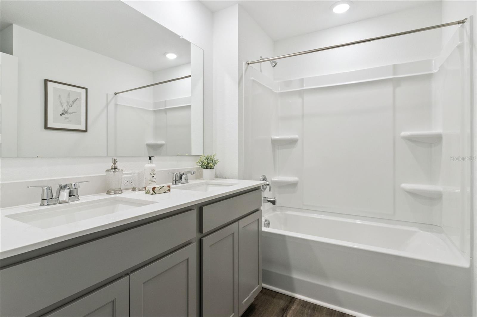 MAGNOLIA POINTE - Residential