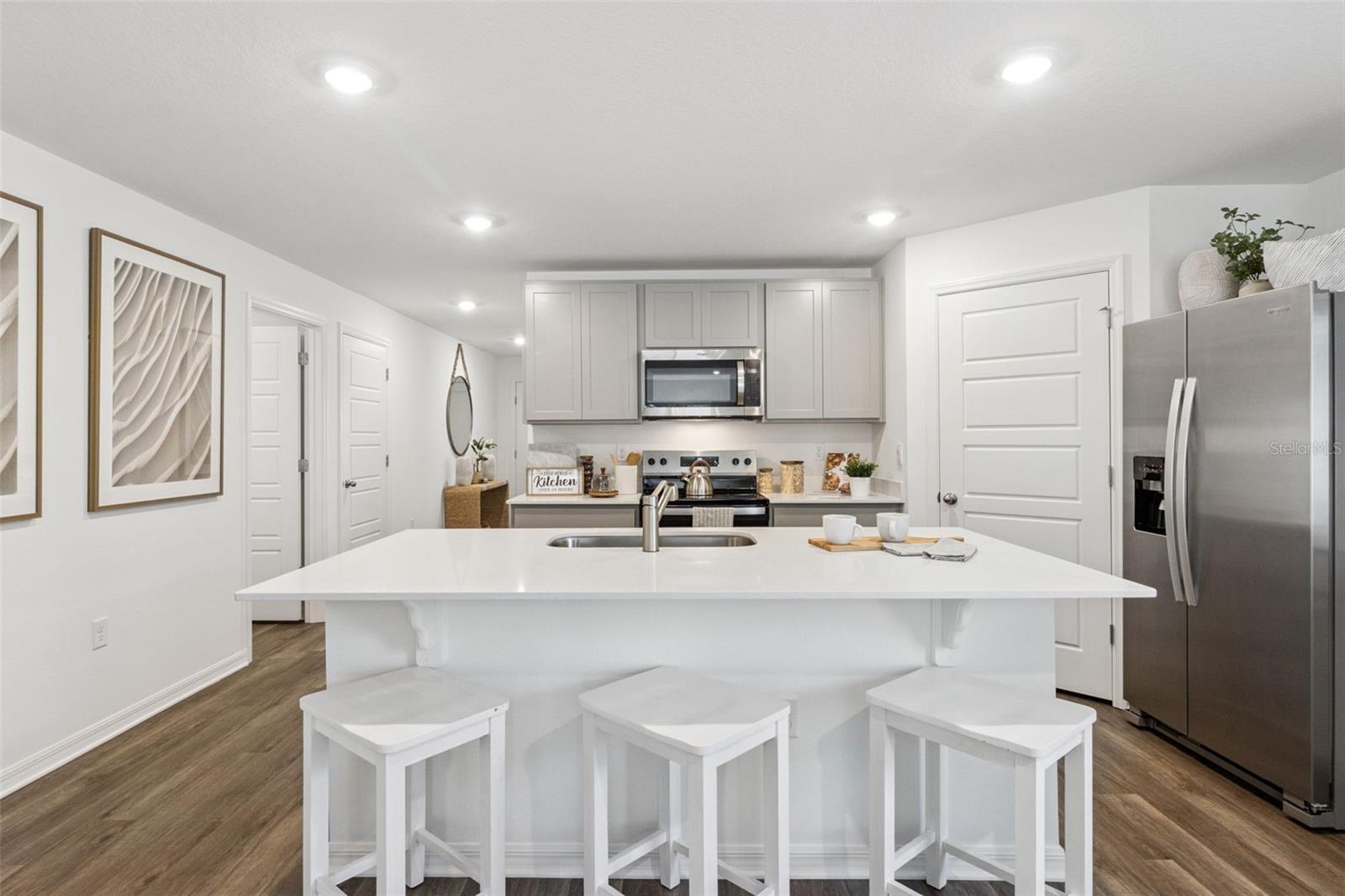 MAGNOLIA POINTE - Residential