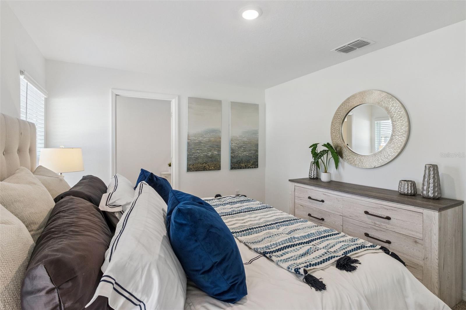 MAGNOLIA POINTE - Residential