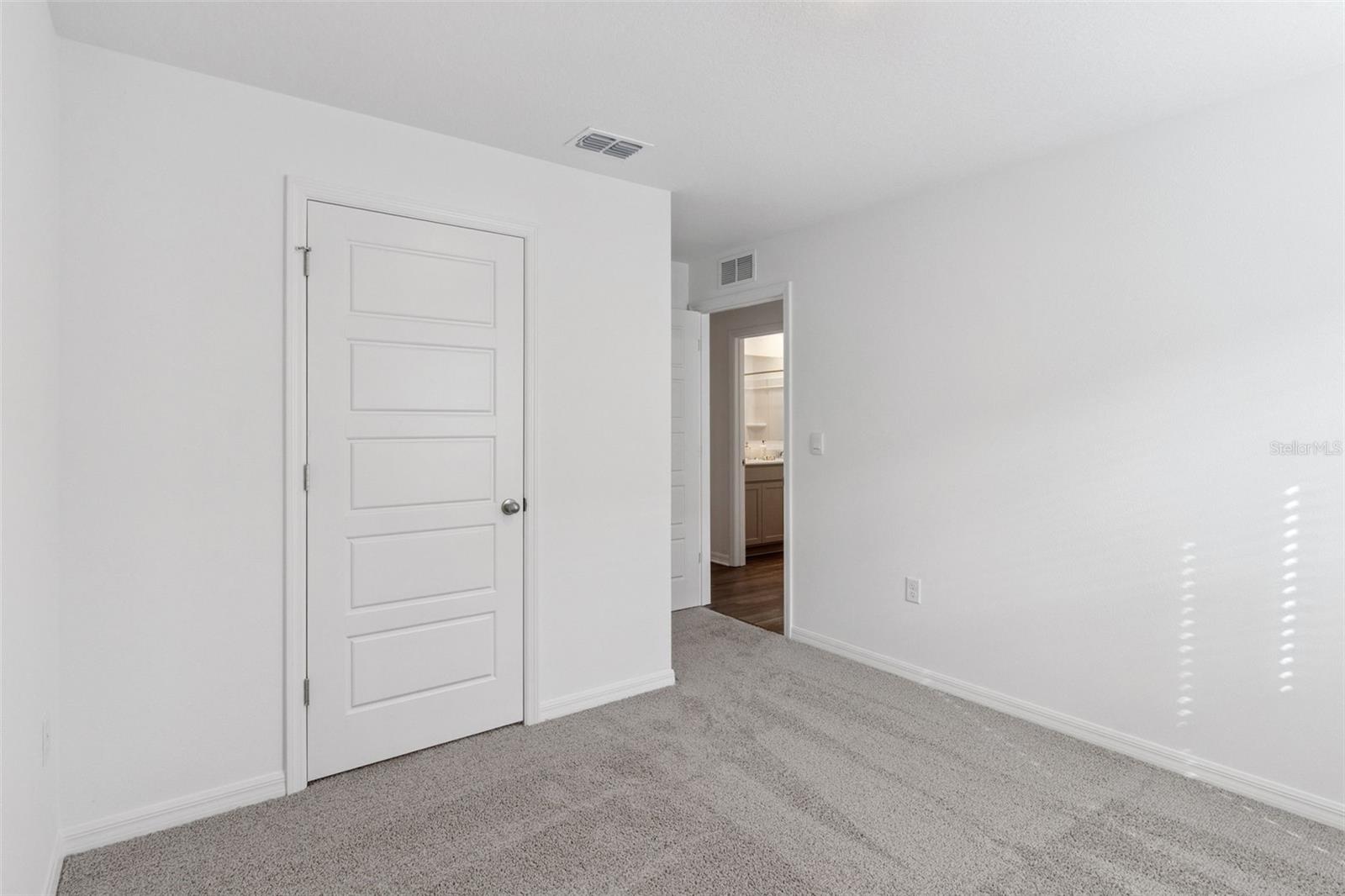 MAGNOLIA POINTE - Residential