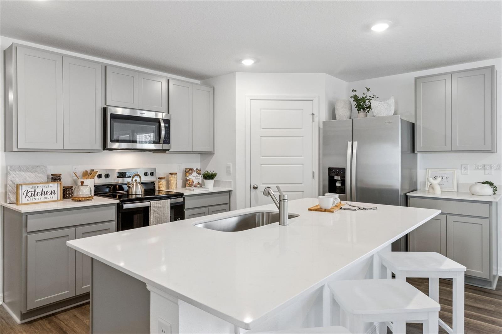 MAGNOLIA POINTE - Residential