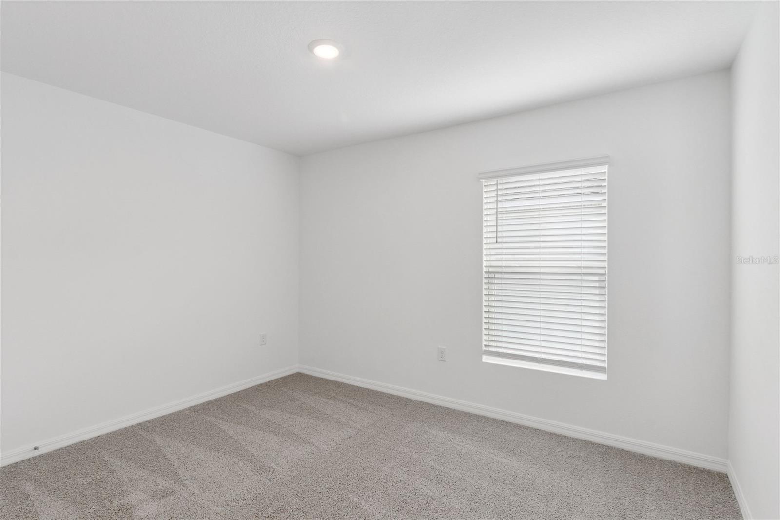 MAGNOLIA POINTE - Residential