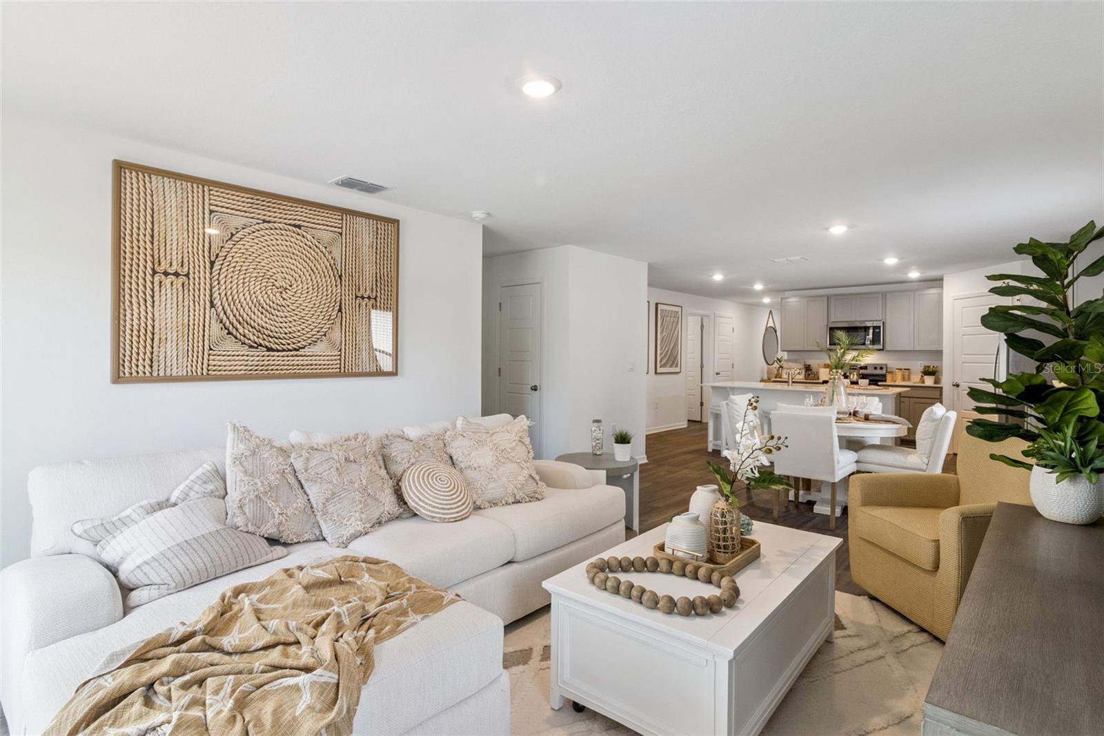 MAGNOLIA POINTE - Residential