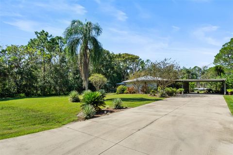 A home in LAKE WALES