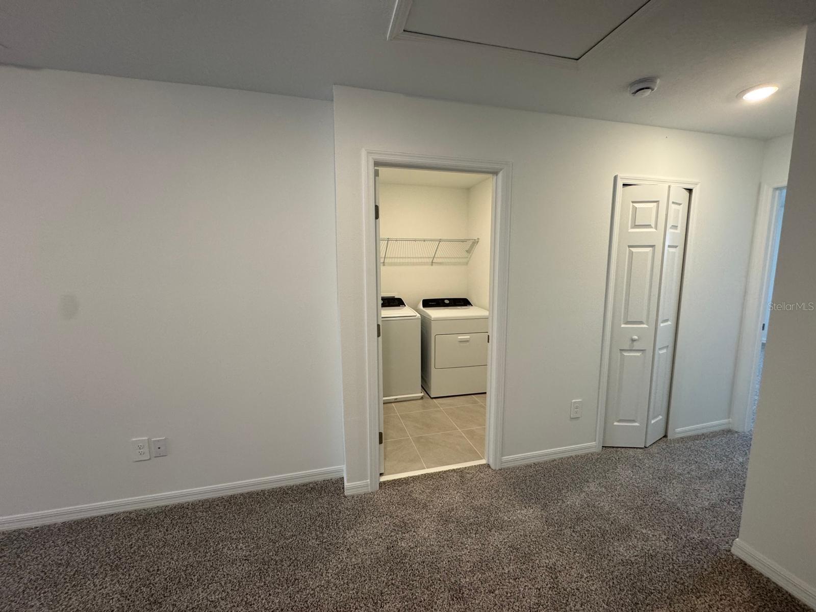 THE MEADOW AT CROSSPRAIRIE TOWNES - Residential Lease