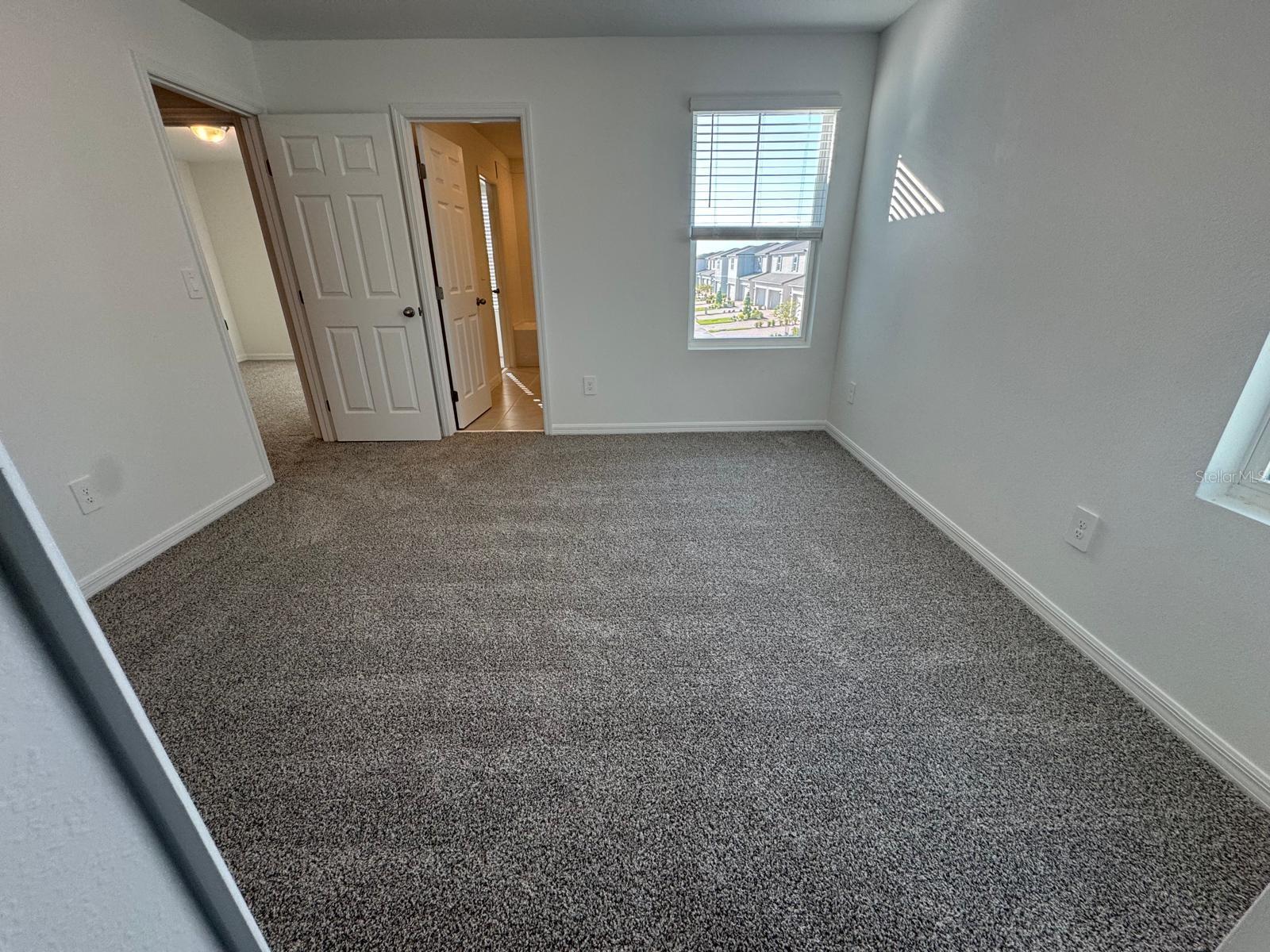 THE MEADOW AT CROSSPRAIRIE TOWNES - Residential Lease