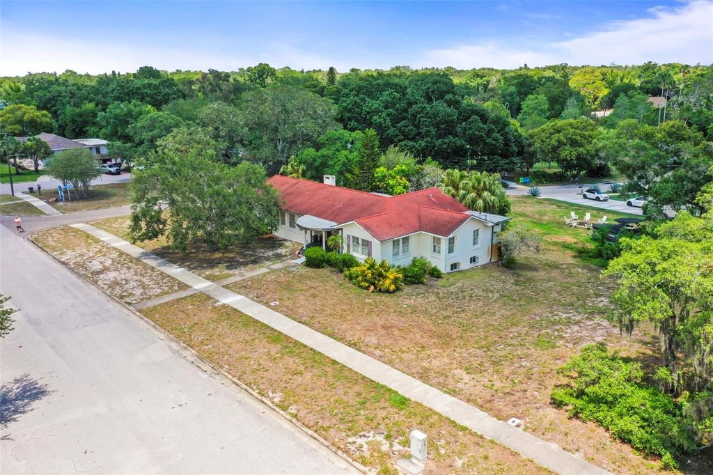 Photo of 615 N Glenwood Avenue, Clearwater, FL 33755 (MLS # TB8510985)