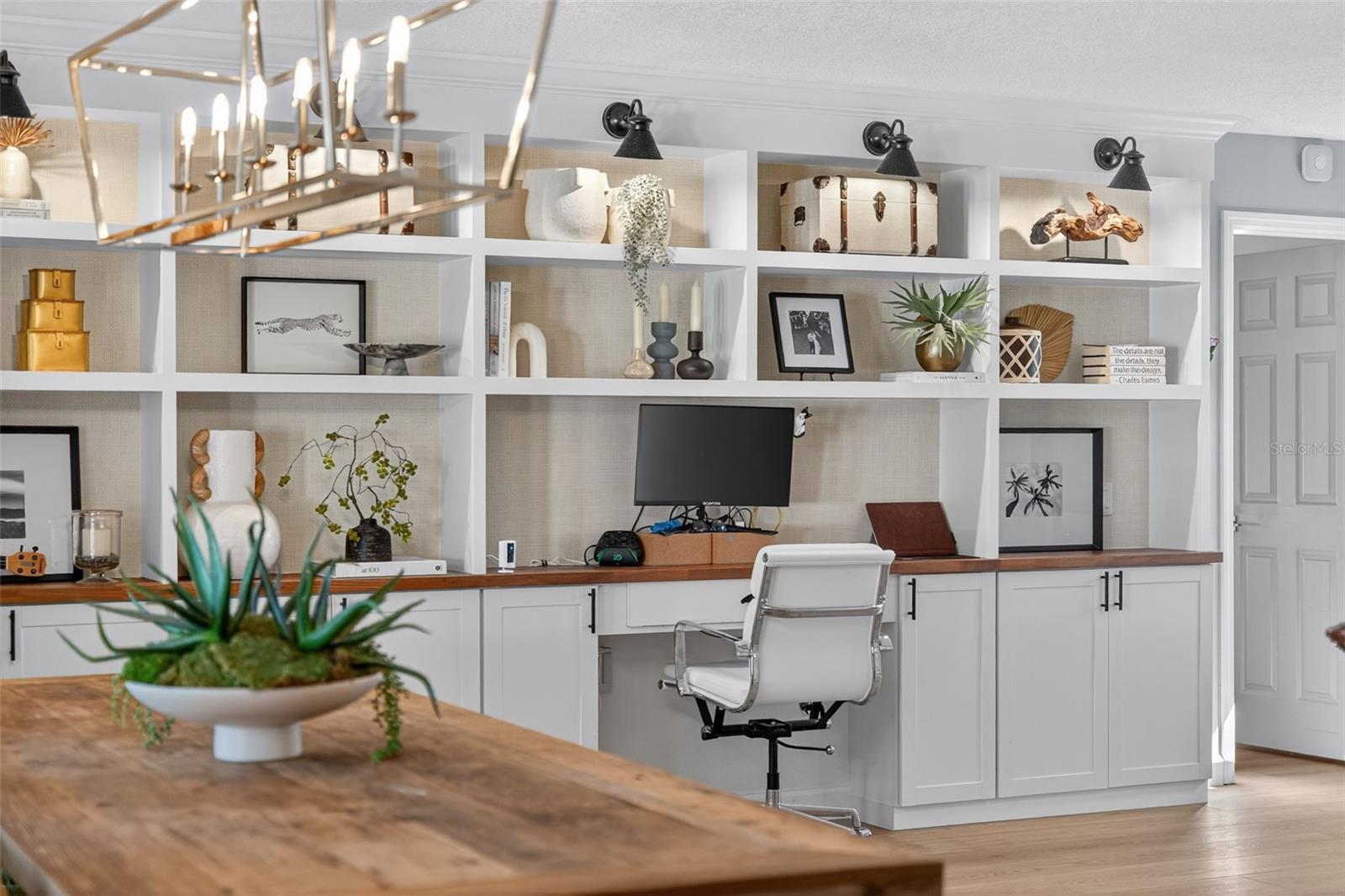 COLONIAL OAKS - Residential