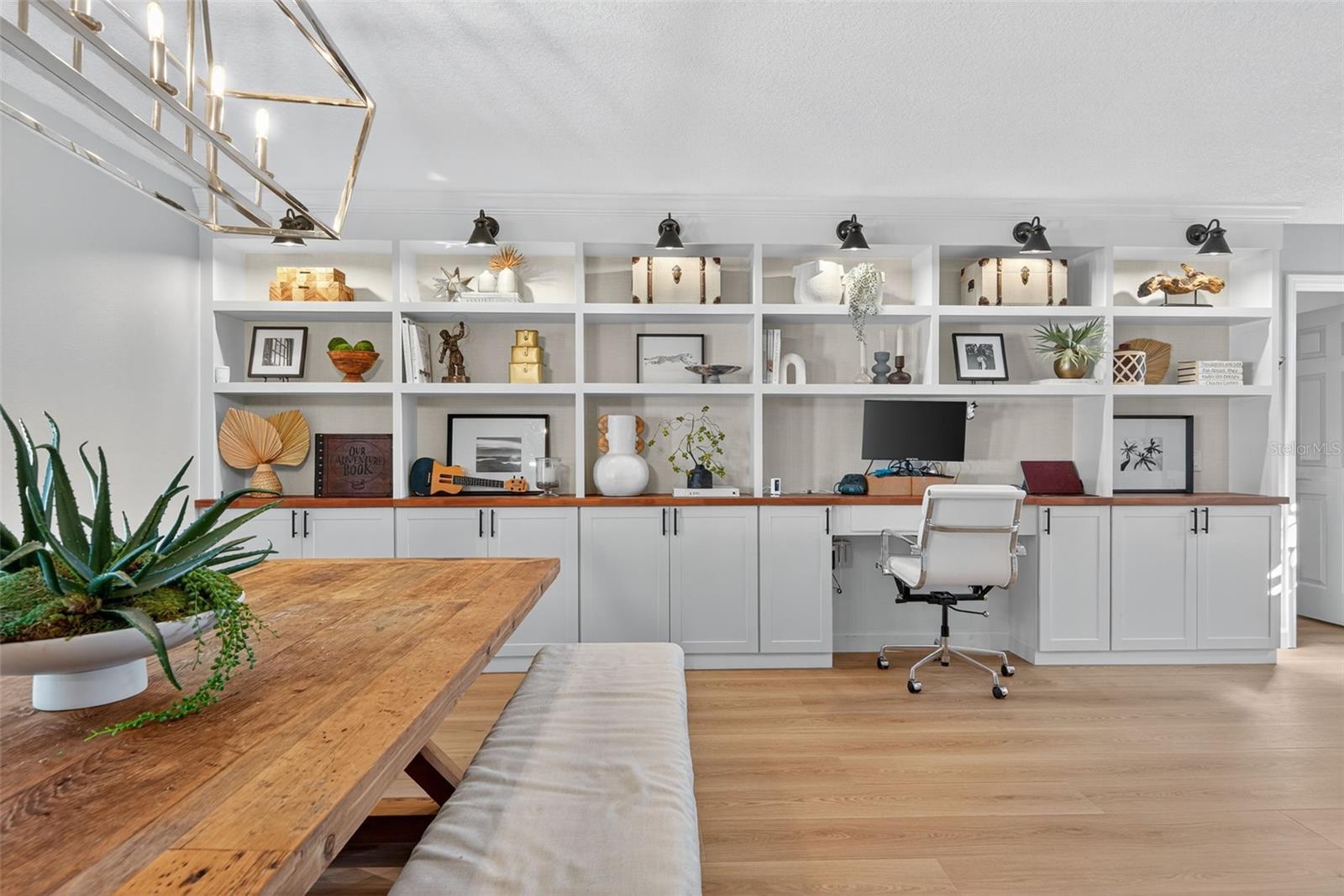 COLONIAL OAKS - Residential