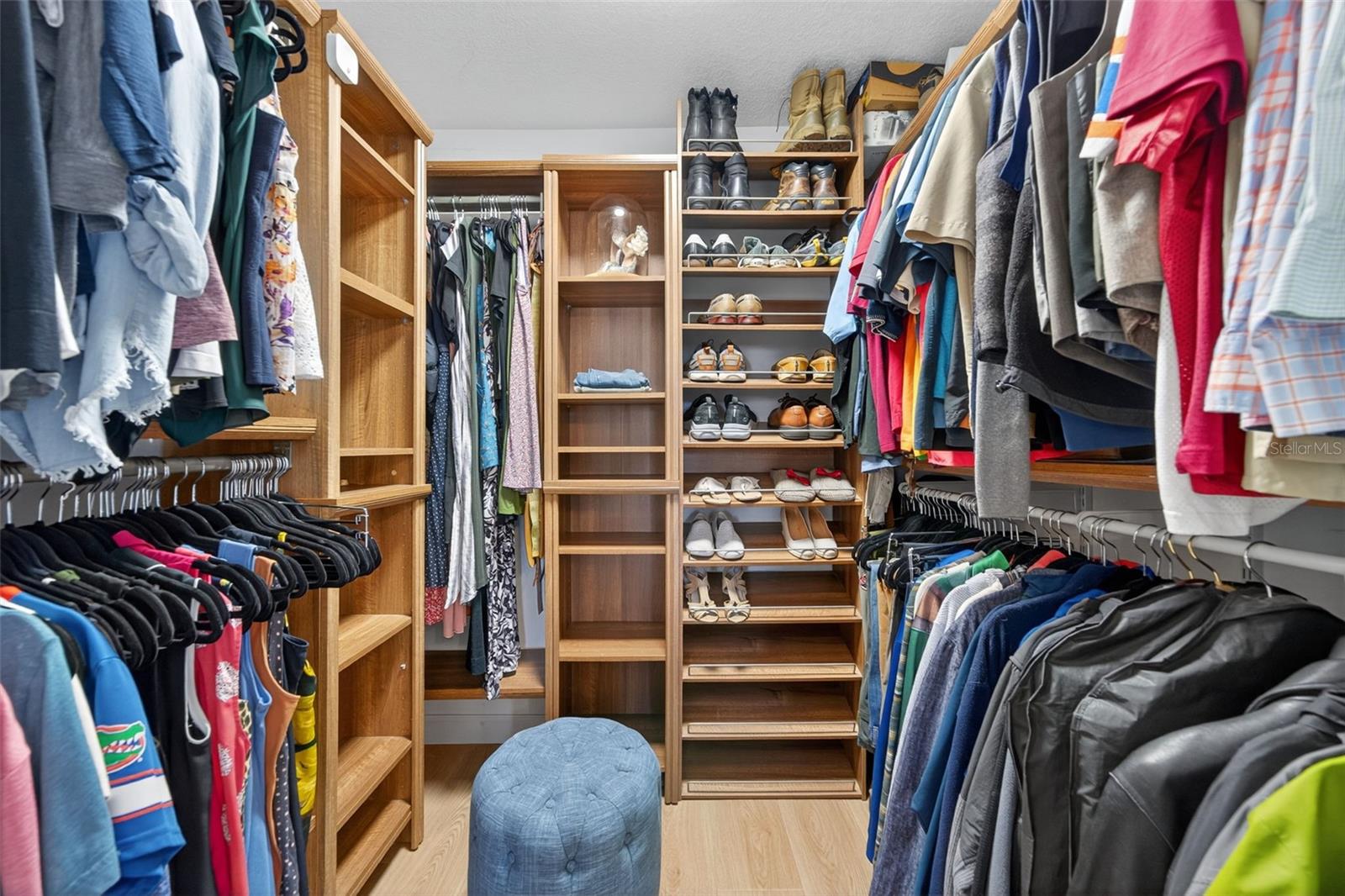 COLONIAL OAKS - Residential