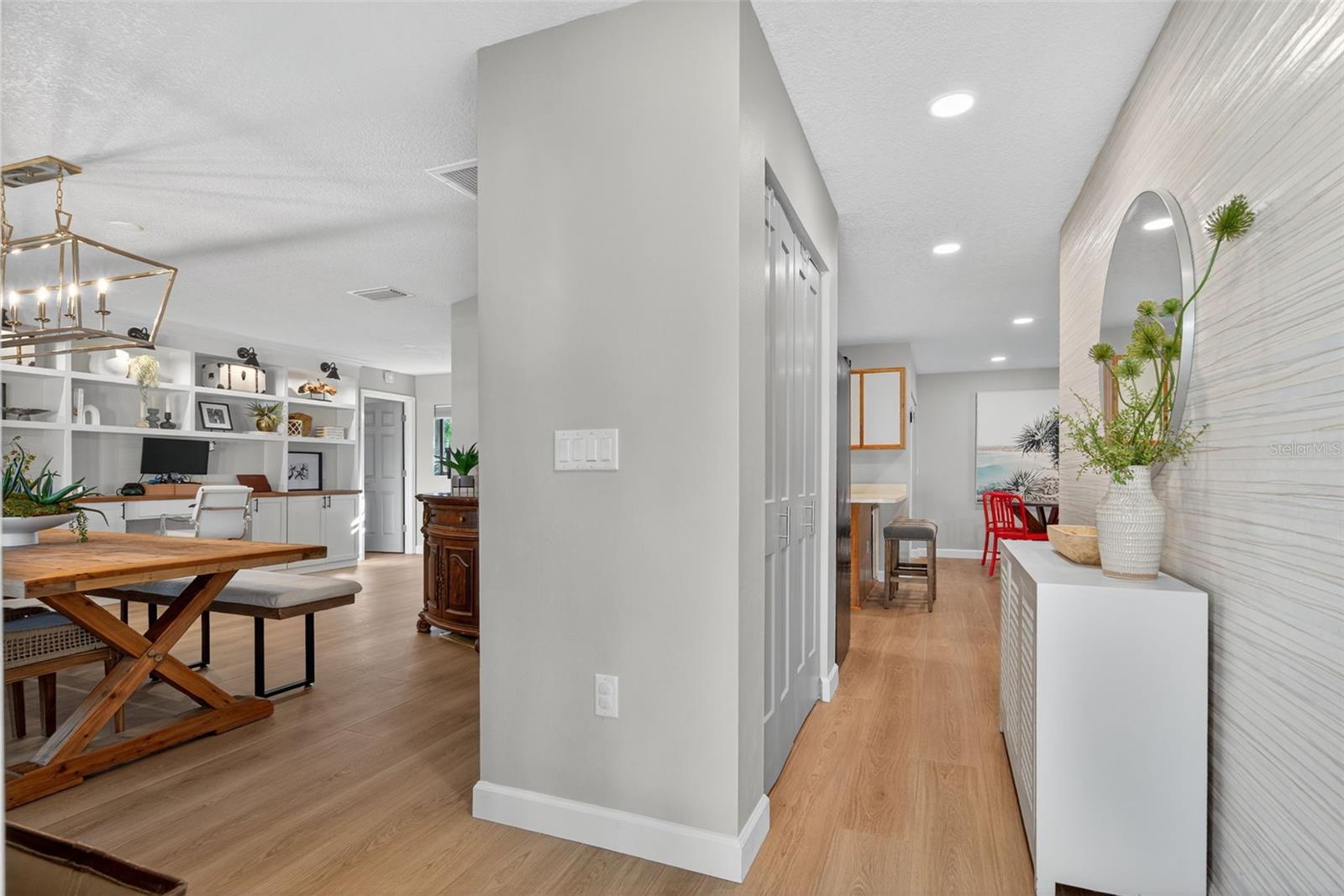 COLONIAL OAKS - Residential