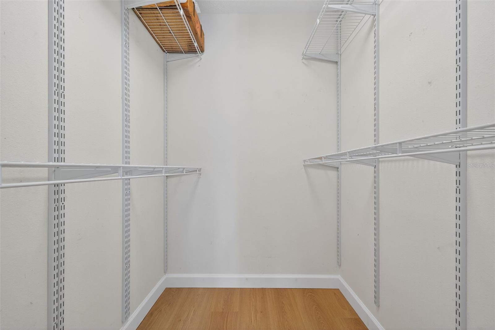 COLONIAL OAKS - Residential