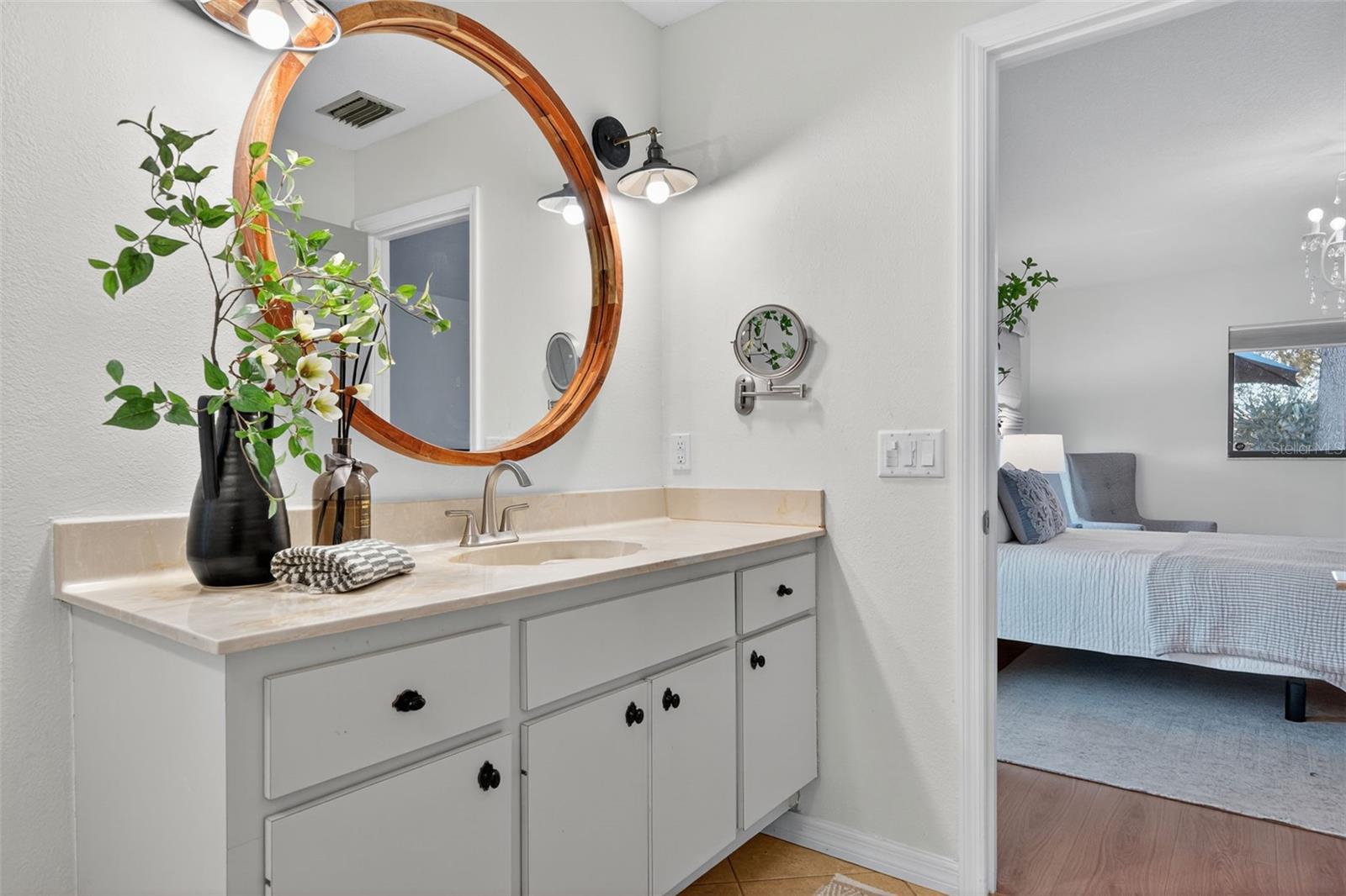 COLONIAL OAKS - Residential