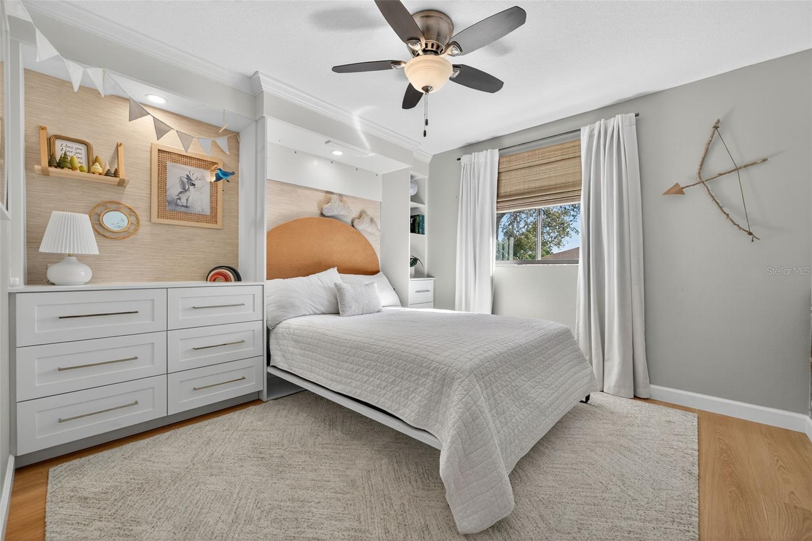 COLONIAL OAKS - Residential